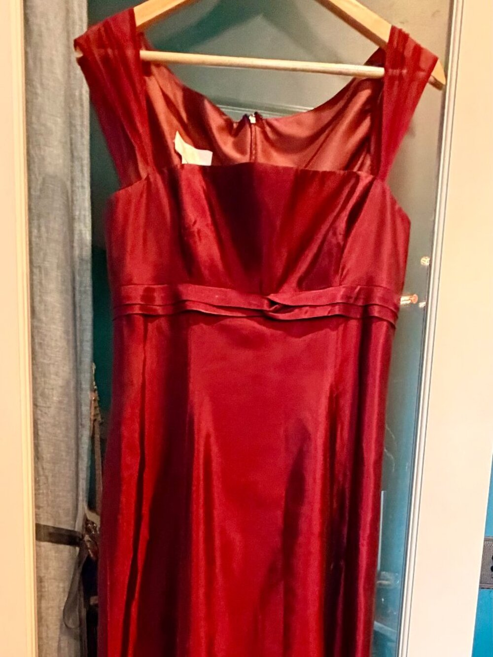 Vera Wang burgundy evening gown